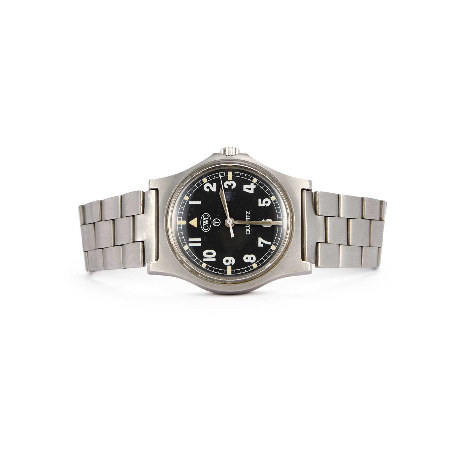 Lot 324 - A GENTS STEEL CWC BRACELET WATCH