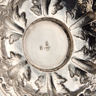 Lot 253 - A 19TH CENTURY CHINESE SILVER GOBLET