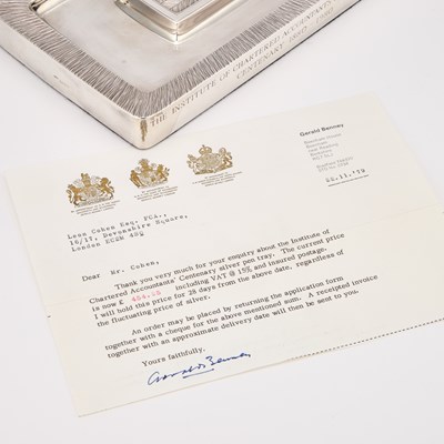 Lot 264 - AN ELIZABETH II SILVER PEN TRAY