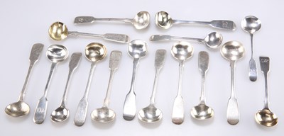 Lot 1216 - A MIXED LOT OF 19TH CENTURY SILVER CONDIMENT SPOONS