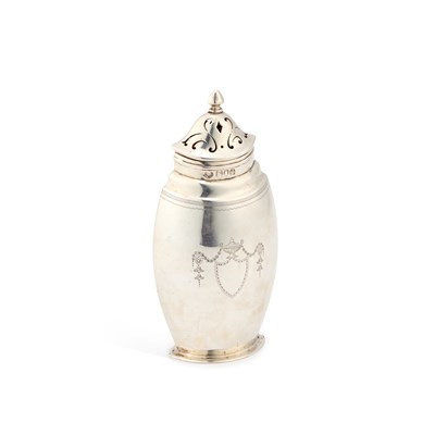 Lot 216 - AN EDWARDIAN SILVER SUGAR CASTER