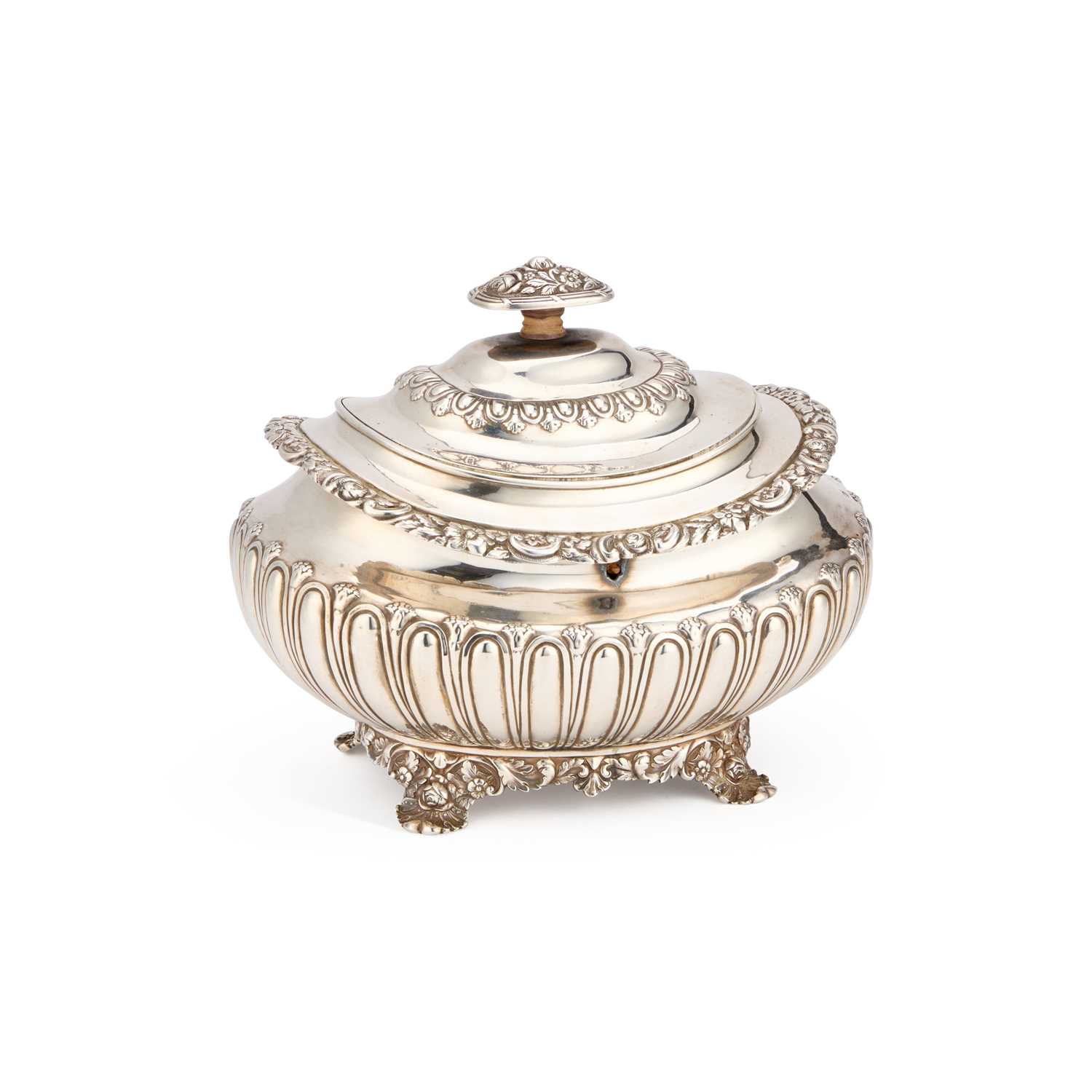Lot 258 - A LARGE GEORGE IV SILVER TEA CADDY