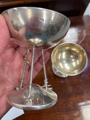 Lot 170 - A PAIR OF GEORGE V SILVER BON-BON DISHES