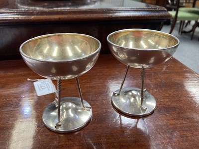 Lot 170 - A PAIR OF GEORGE V SILVER BON-BON DISHES