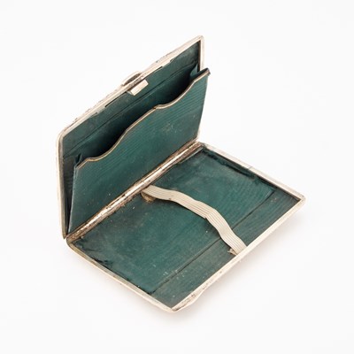 Lot 109 - AN EDWARDIAN SILVER CARD CASE