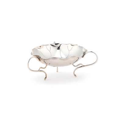 Lot 197 - A CHINESE SILVER NATURALISTIC DISH