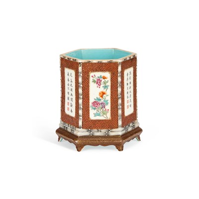 Lot 84 - A CHINESE PORCELAIN HEXAGONAL BRUSH POT