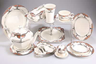 Lot 117 - AN EXTENSIVE COLLECTION OF CROWN DUCAL ORANGE TREE PATTERN CHINA