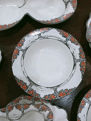 Lot 117 - AN EXTENSIVE COLLECTION OF CROWN DUCAL ORANGE TREE PATTERN CHINA