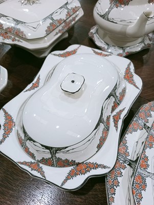 Lot 117 - AN EXTENSIVE COLLECTION OF CROWN DUCAL ORANGE TREE PATTERN CHINA