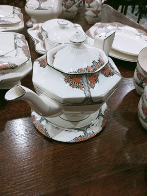 Lot 117 - AN EXTENSIVE COLLECTION OF CROWN DUCAL ORANGE TREE PATTERN CHINA