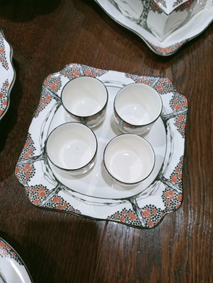 Lot 117 - AN EXTENSIVE COLLECTION OF CROWN DUCAL ORANGE TREE PATTERN CHINA