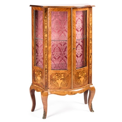 Lot 735 - AN INLAID WALNUT VITRINE