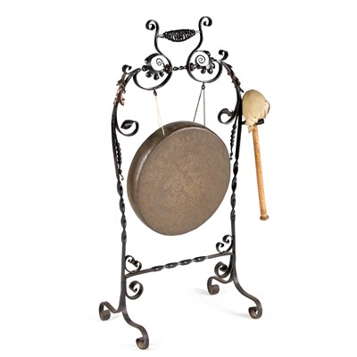 Lot 762 - A LATE VICTORIAN WROUGHT IRON AND COPPER-MOUNTED DINNER GONG