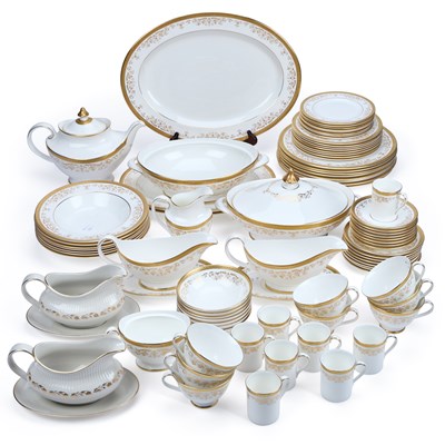 Lot 70 - AN EXTENSIVE ROYAL DOULTON 'BELMONT' DINNER SERVICE