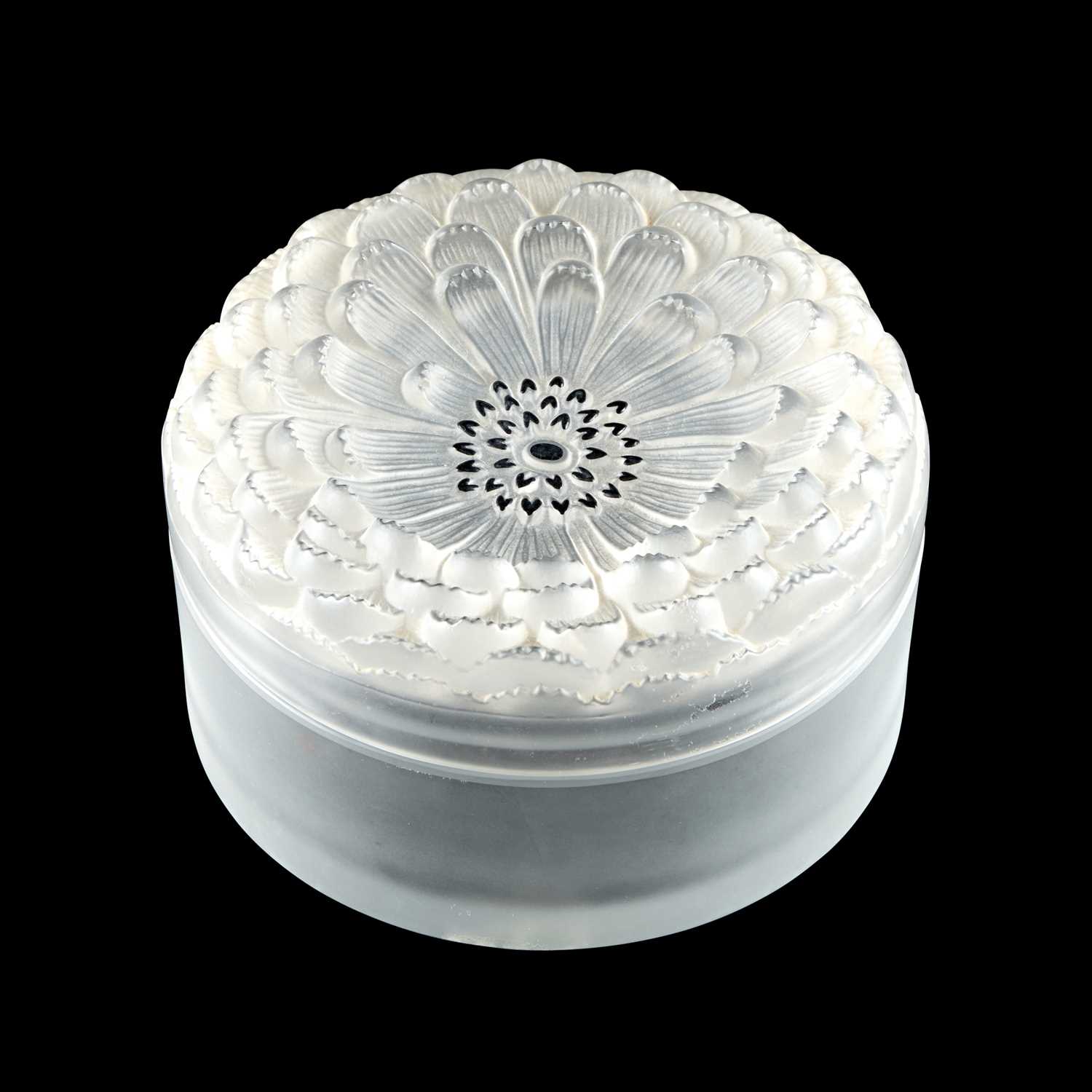 Lot 15 - A LALIQUE 'DAHLIA' BOX AND COVER