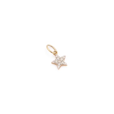 Lot 282 - A SMALL DIAMOND STAR CHARM PENDANT