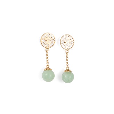 Lot 352 - A PAIR OF JADE PENDANT EARRINGS