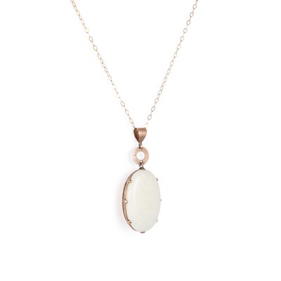 Lot 374 - AN OPAL PENDANT ON CHAIN