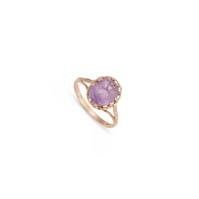 Lot 274 - A 9 CARAT GOLD AMETHYST RING