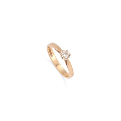 Lot 254 - A 9 CARAT GOLD SOLITAIRE DIAMOND RING