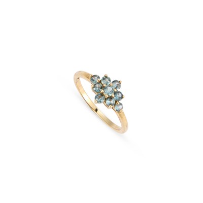 Lot 287 - A 9 CARAT GOLD GREEN SAPPHIRE CLUSTER RING