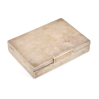 Lot 392 - AN ART DECO SILVER CIGAR BOX