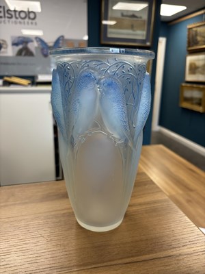 Lot 25 - RENÉ LALIQUE (FRENCH, 1860-1945), A 'CEYLAN' VASE