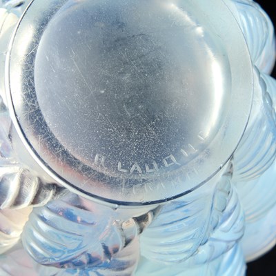 Lot 16 - RENÉ LALIQUE (FRENCH, 1860-1945), A 'MOISSAC' VASE