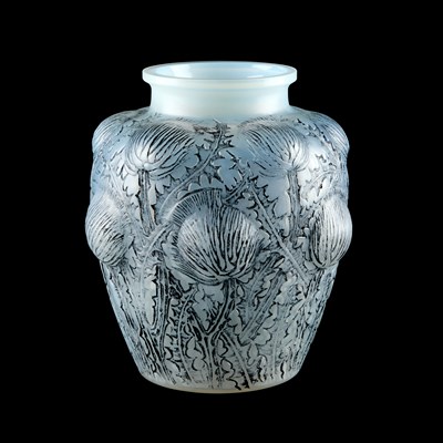Lot 30 - RENÉ LALIQUE (FRENCH, 1860-1945), A 'DOMREMY' VASE