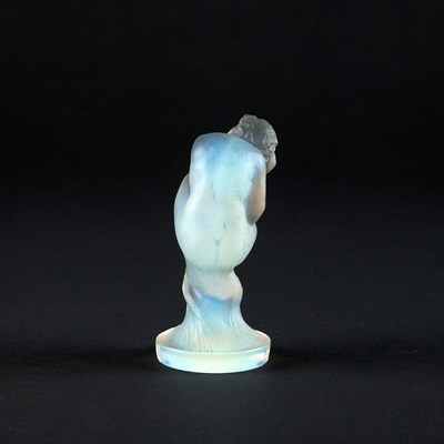 Lot 27 - RENÉ LALIQUE (FRENCH, 1860-1945), A 'SIRENE' CAR MASCOT