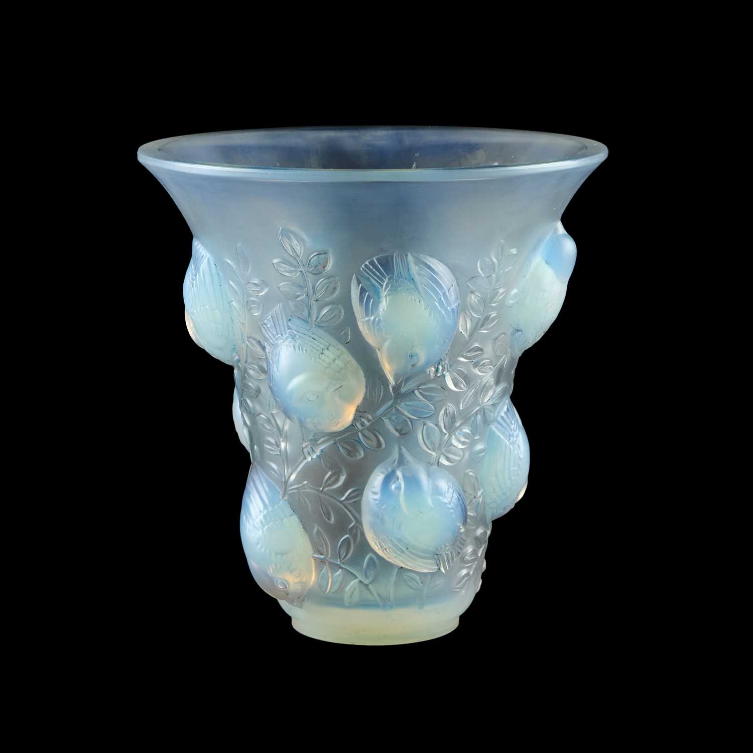 Lot 26 - RENÉ LALIQUE (FRENCH, 1860-1945), A 'SAINT FRANCOIS' VASE