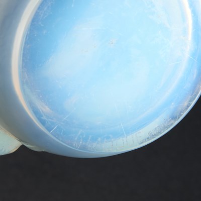 Lot 26 - RENÉ LALIQUE (FRENCH, 1860-1945), A 'SAINT FRANCOIS' VASE