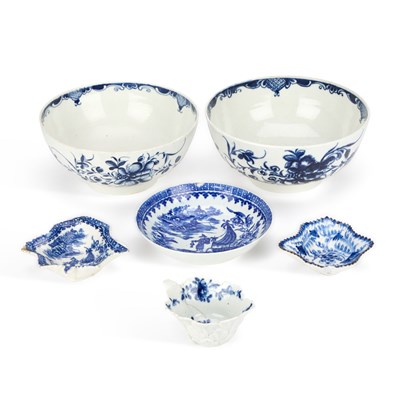 Lot 35 - A GROUP OF 18TH CENTURY ENGLISH PORCELAIN