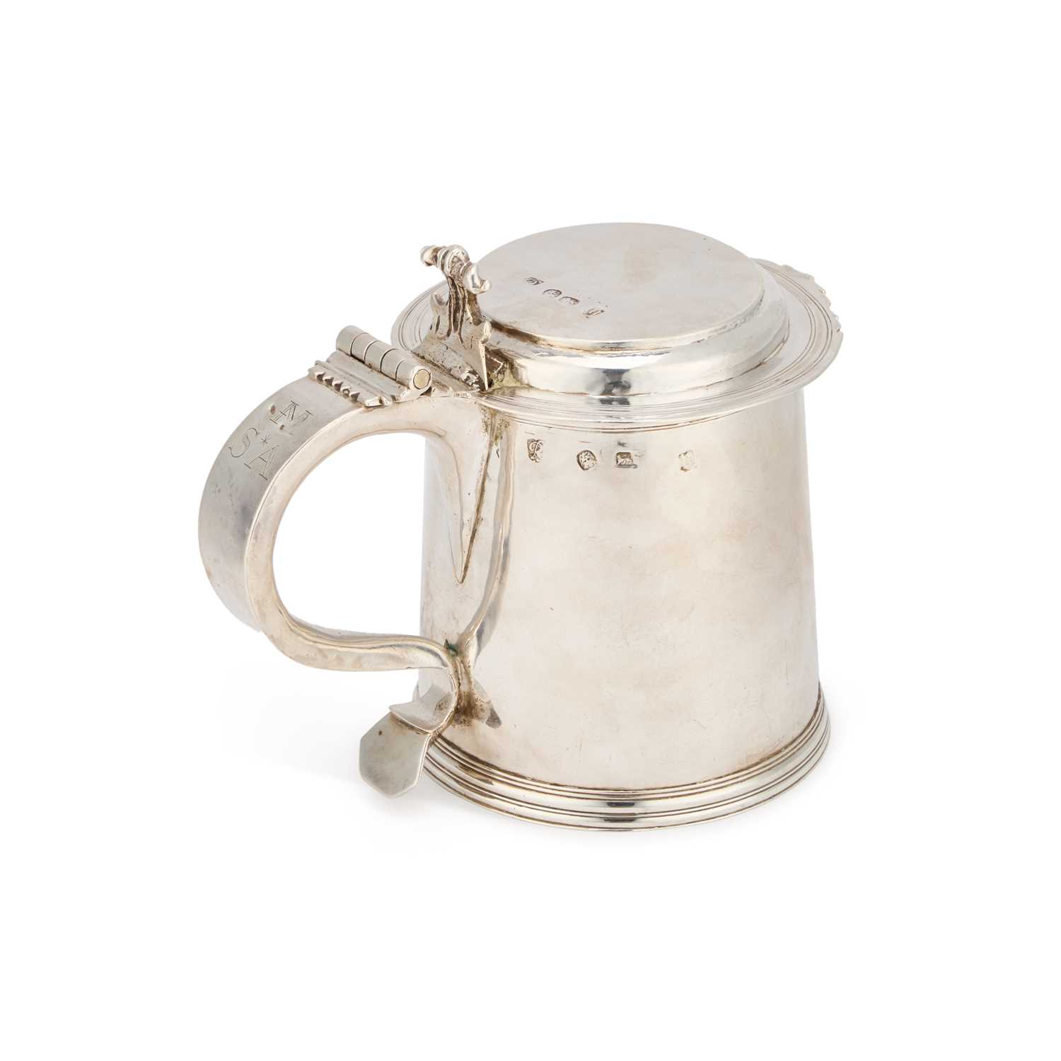 Lot A WILLIAM AND MARY SILVER FLAT-TOP TANKARD