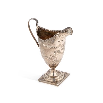 Lot 454 - A GEORGE III SILVER CREAM JUG