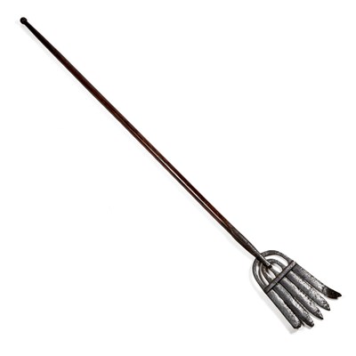 Lot 105 - A 19TH CENTURY IRON EEL FORK