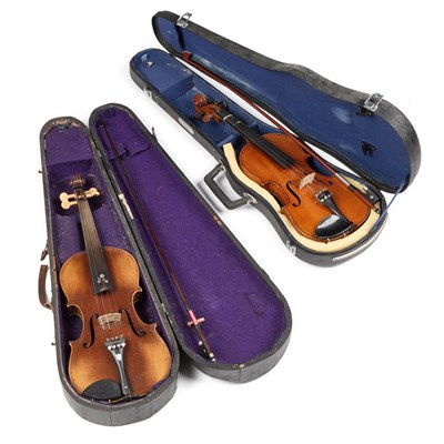 Lot 490 - A VIOLIN