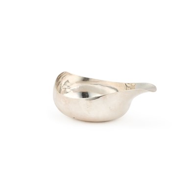 Lot 481 - A GEORGE III SILVER PAP BOAT