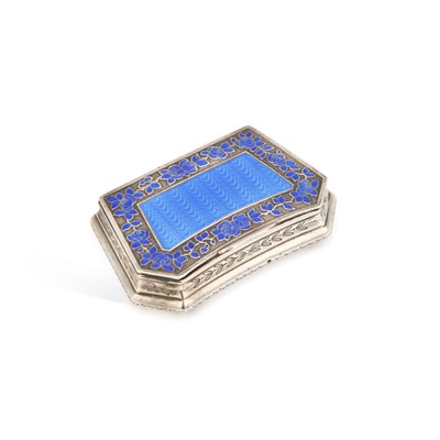 Lot 166 - A FRENCH SILVER AND ENAMEL SNUFF BOX