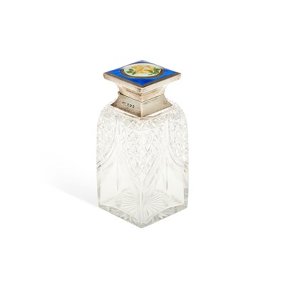 Lot 269 - A GEORGE V SILVER, ENAMEL AND CUT-GLASS SCENT BOTTLE