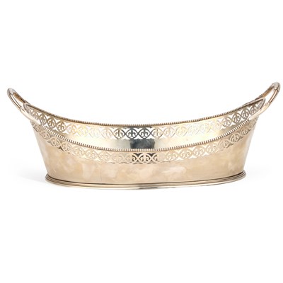 Lot 189 - A LARGE ELKINGTON & CO SILVER-PLATED BREAD BASKET