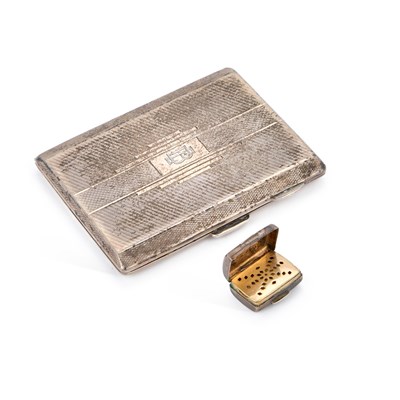 Lot 471 - A GEORGE III SILVER VINAIGRETTE