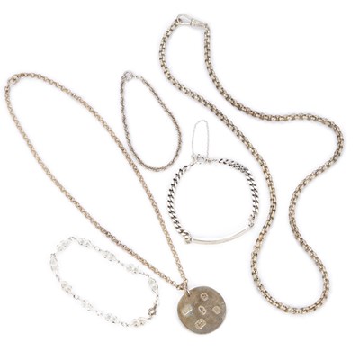 Lot 531 - A GROUP OF SILVER JEWELLERY