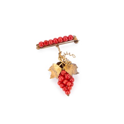 Lot 587 - A 19TH CENTURY CORAL BROOCH