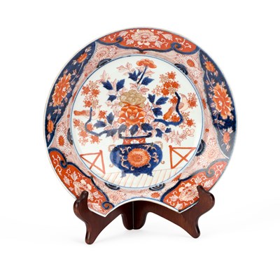 Lot 77 - A JAPANESE IMARI BARBER'S BOWL