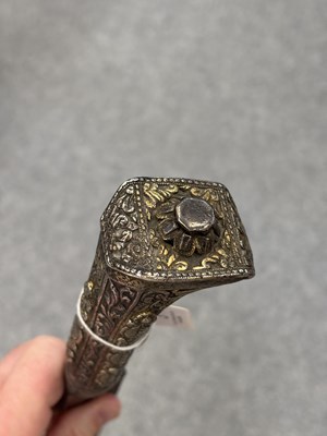 Lot 3 - A SILVER-MOUNTED OTTOMAN YATAGAN