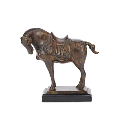 Lot 495 - A TANG STYLE BRONZE HORSE