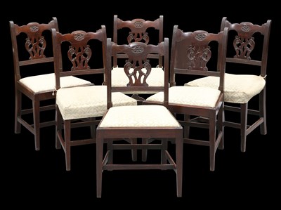 Lot 409 - A SET OF SIX GEORGE III MAHOGANY DINING CHAIRS