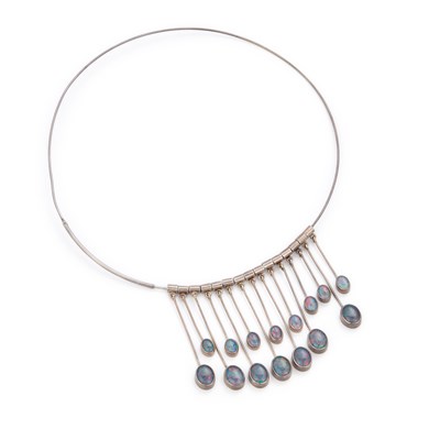 Lot 273 - AN OPAL TRIPLET FRINGE COLLAR NECKLACE